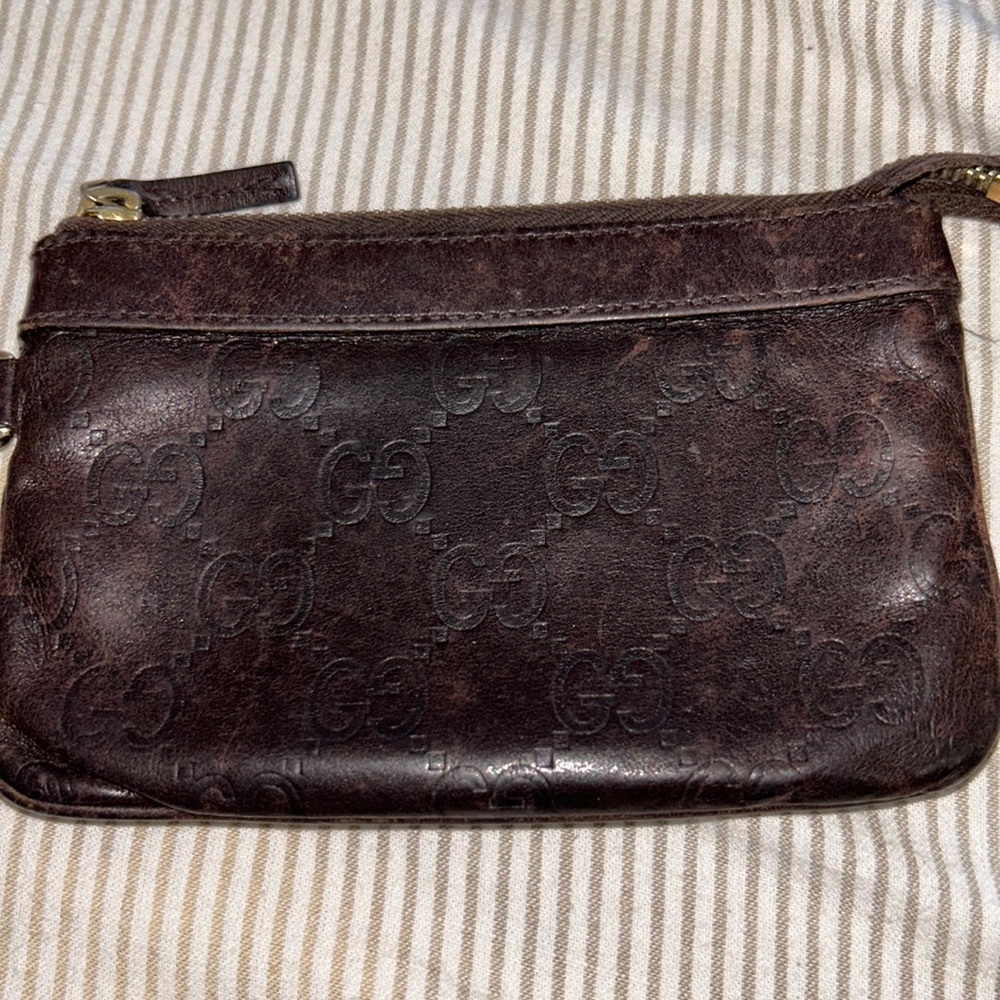 Gucci leather zip wallet